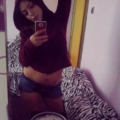 Reyna (23) in Iowa | Casual Dating with Older Men
