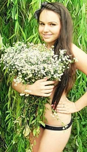 Demi, age 30, California profile picture