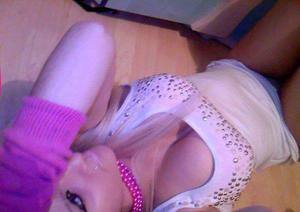 Aisha, 24 in Ontario | Younger Adult Woman, Older Men