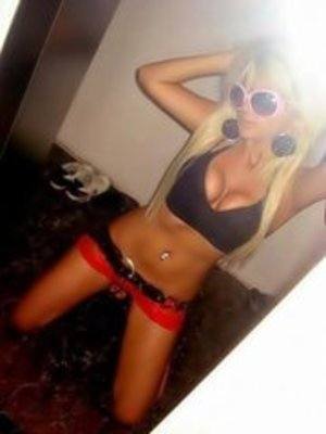 Gina, 27 in Alberta | Casual Dating and Private Chat