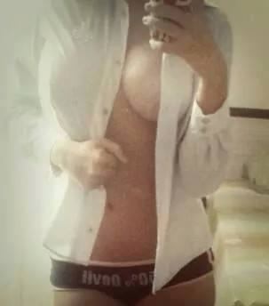 Meet Lara (28) from Kentucky | Explicit Casual Dating