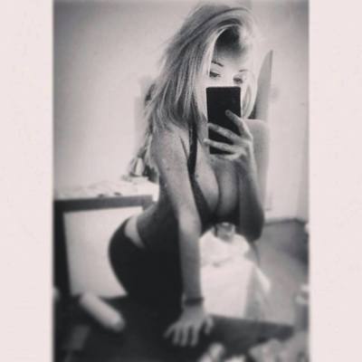Kelsie (24) in Michigan | Casual Dating with Older Men