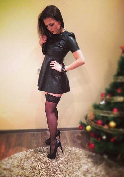 Jeanette, 20 from Ontario | Older Men and Younger Women Dating