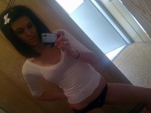 Trudi from Aztec, New Mexico is looking for adult webcam chat