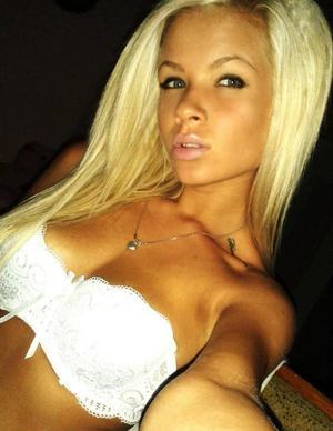 Darcie from Arizona is looking for adult webcam chat