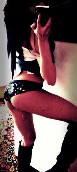 Lavinia from Oklahoma is looking for adult webcam chat