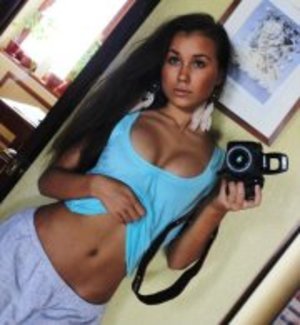 Laquanda from Maryland is looking for adult webcam chat