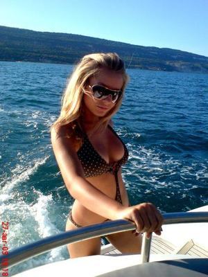 Lanette from Danville, Virginia is looking for adult webcam chat
