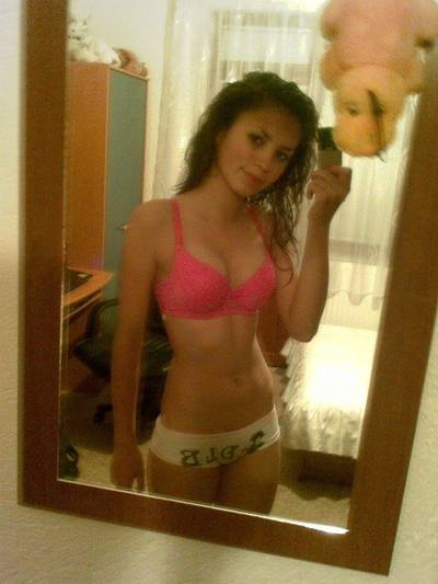 Youlanda from Alabama is looking for adult webcam chat