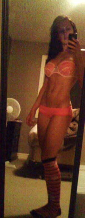 Lita from Bigfork, Montana is looking for adult webcam chat